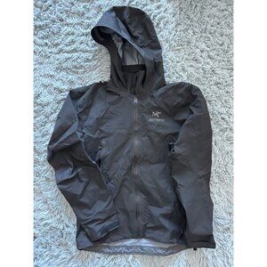 Arcteryx  Arc'teryx beta AR Gore-Tex Pro Weatherproof Jacket With Hood M